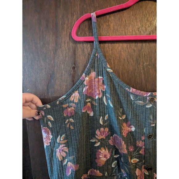 Maurices 3x Gray Floral Tank Top - Picture 2 of 6